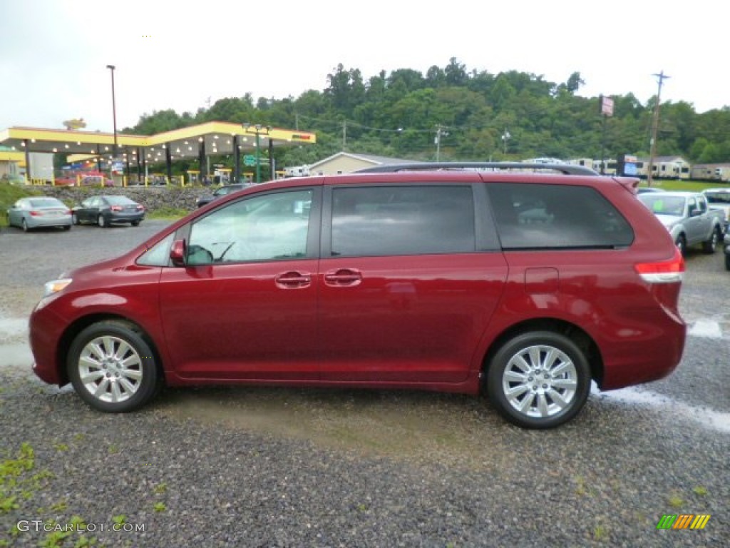 2011 Sienna LE AWD - Salsa Red Pearl / Light Gray photo #4
