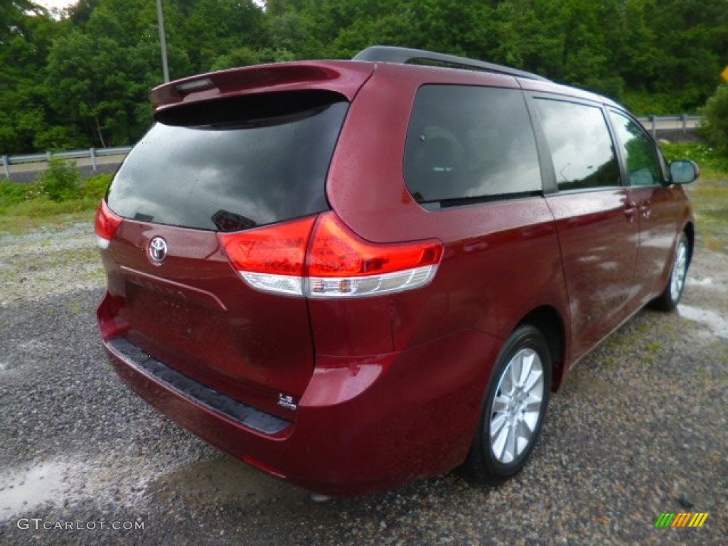 2011 Sienna LE AWD - Salsa Red Pearl / Light Gray photo #6