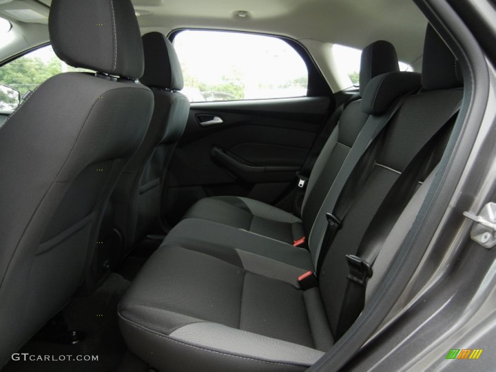 2014 Focus SE Hatchback - Sterling Gray / Charcoal Black photo #7