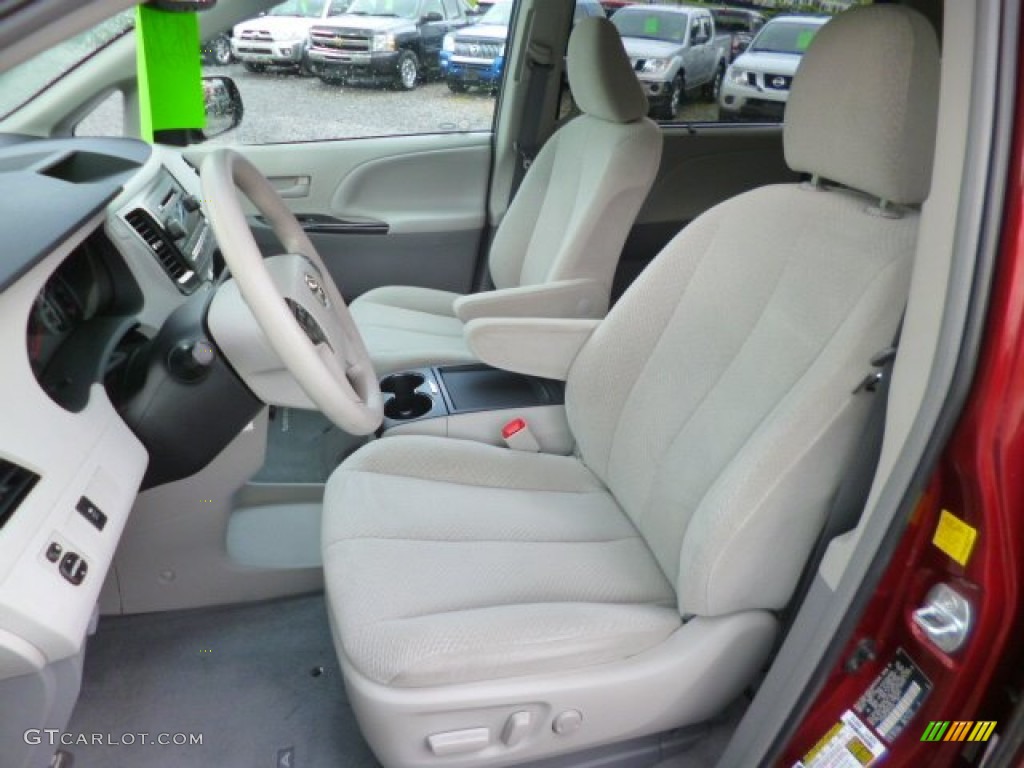 2011 Sienna LE AWD - Salsa Red Pearl / Light Gray photo #10
