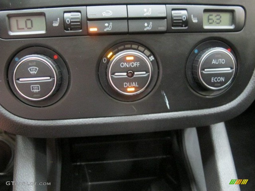 2007 Volkswagen GTI 4 Door Controls Photo #95423055