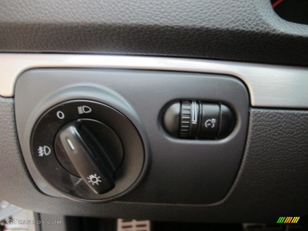 2007 Volkswagen GTI 4 Door Controls Photo #95423118