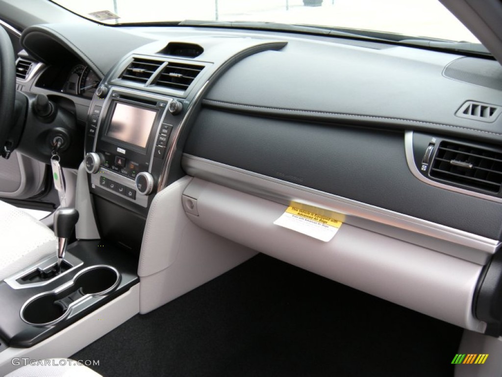 2014 Camry LE - Magnetic Gray Metallic / Ash photo #18