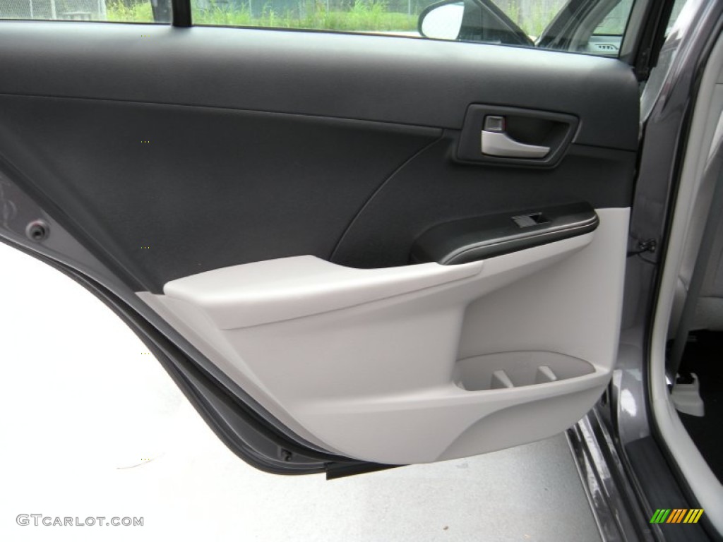 2014 Camry LE - Magnetic Gray Metallic / Ash photo #19