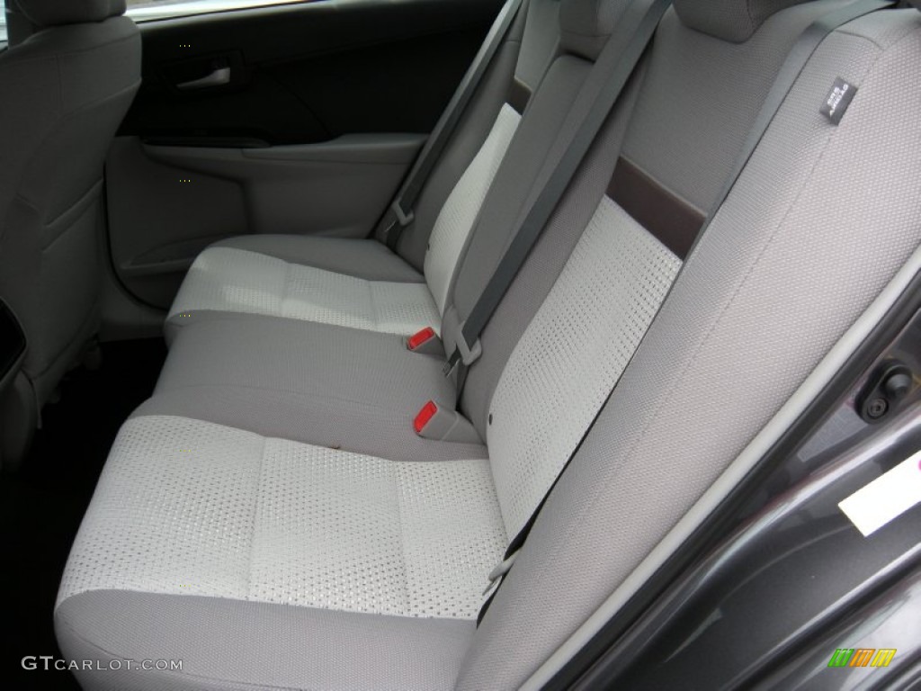 2014 Camry LE - Magnetic Gray Metallic / Ash photo #20