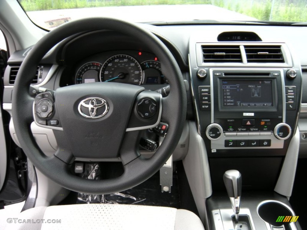 2014 Camry LE - Magnetic Gray Metallic / Ash photo #25