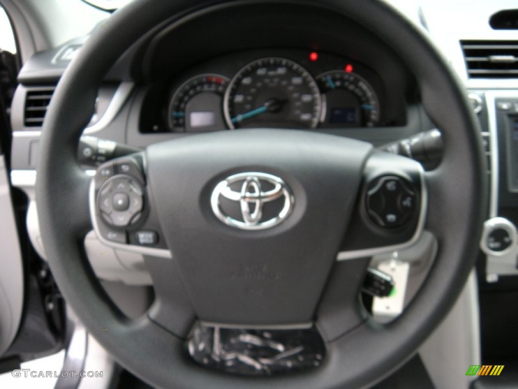 2014 Camry LE - Magnetic Gray Metallic / Ash photo #30