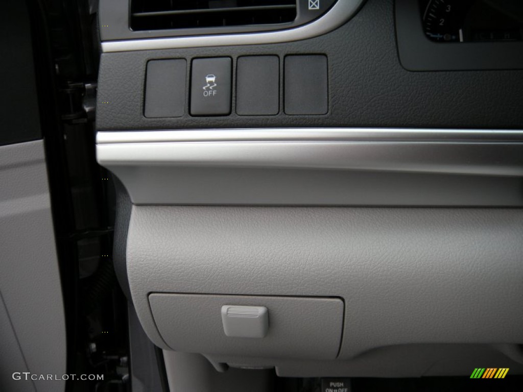 2014 Camry LE - Magnetic Gray Metallic / Ash photo #32