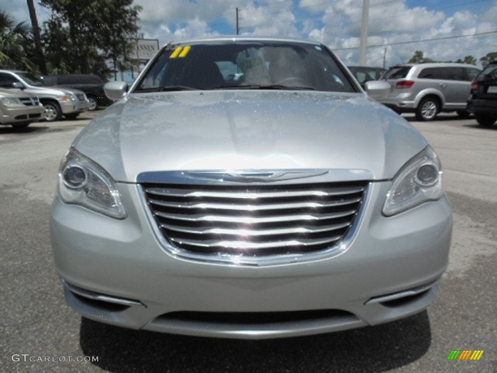 2011 200 Touring - Bright Silver Metallic / Black/Light Frost Beige photo #13