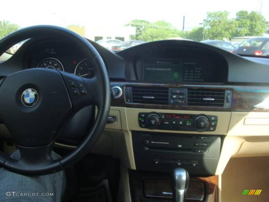 2006 3 Series 330xi Sedan - Alpine White / Beige photo #17