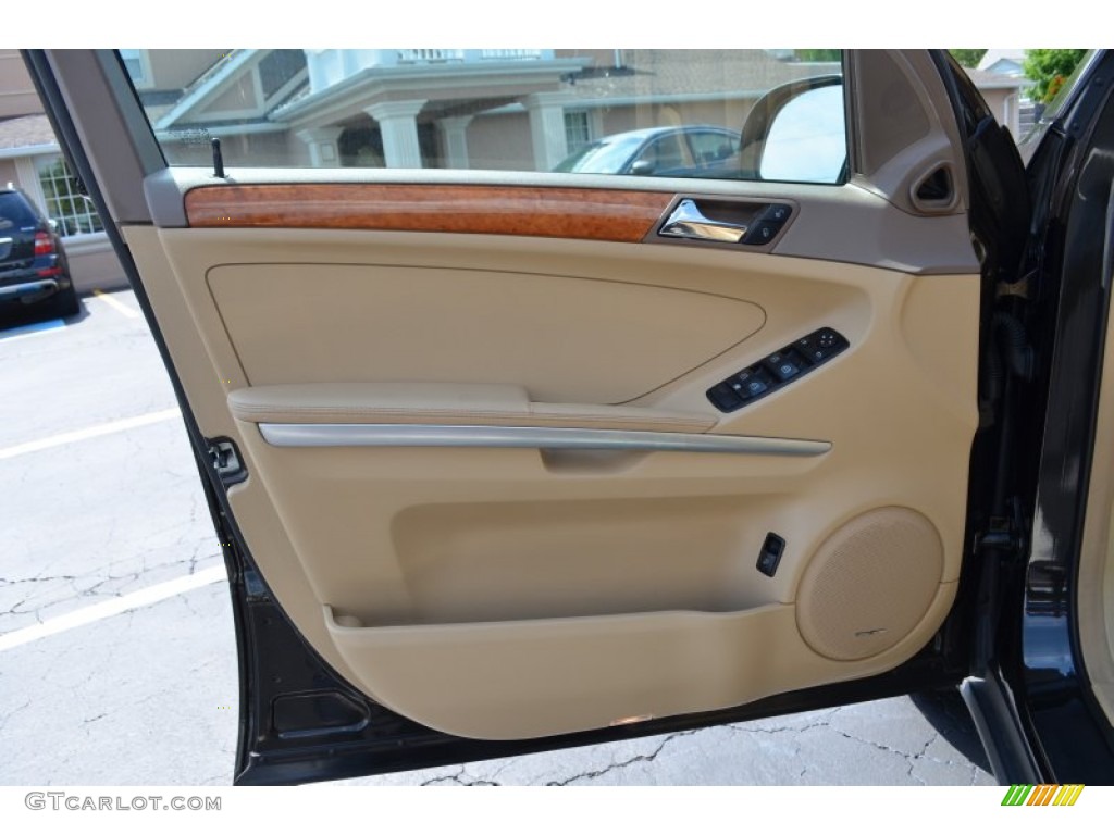 2007 Mercedes-Benz ML 350 4Matic Macadamia Door Panel Photo #95441606
