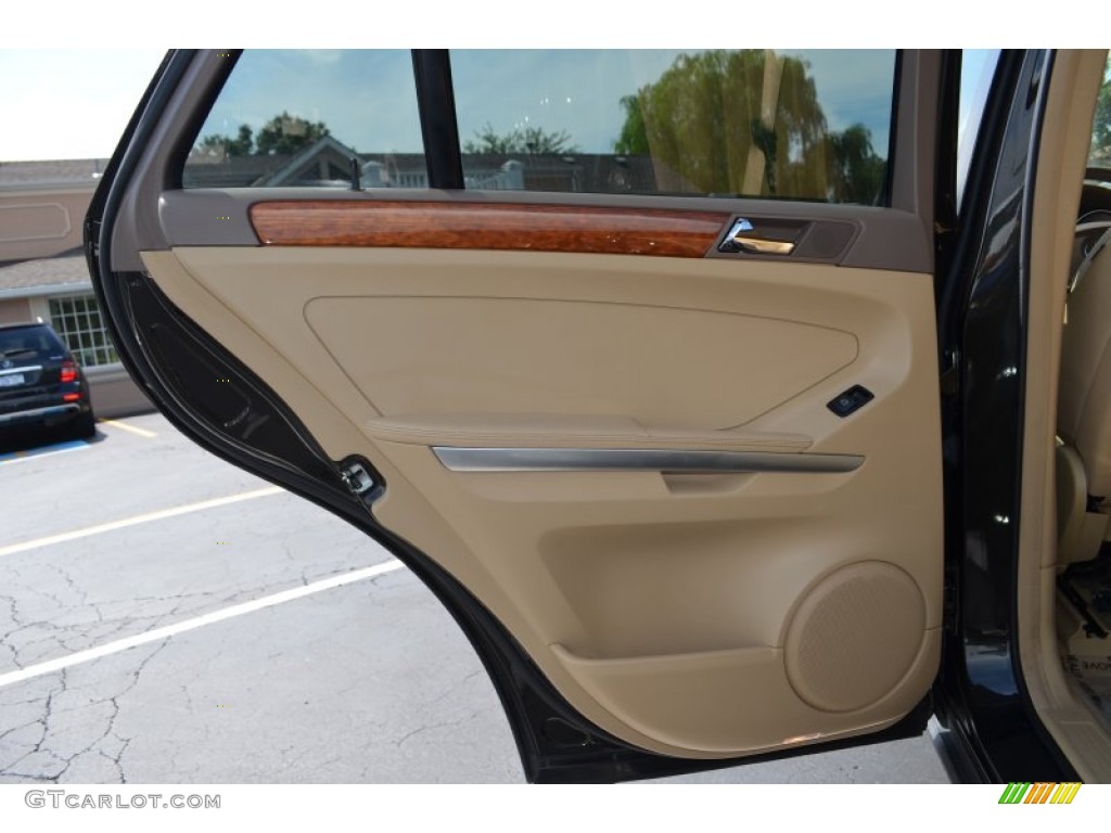 2007 Mercedes-Benz ML 350 4Matic Macadamia Door Panel Photo #95441630