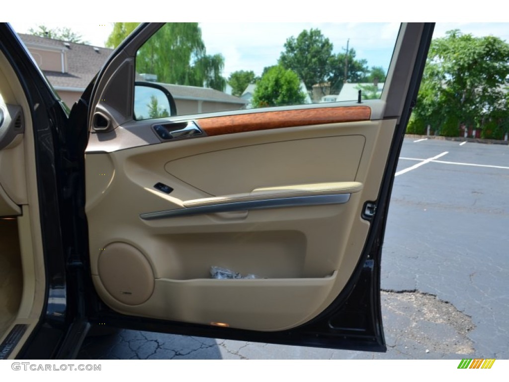 2007 Mercedes-Benz ML 350 4Matic Door Panel Photos