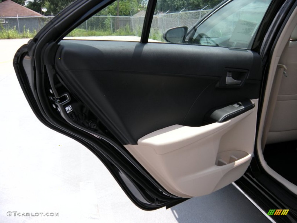 2014 Camry LE - Attitude Black Metallic / Ivory photo #16