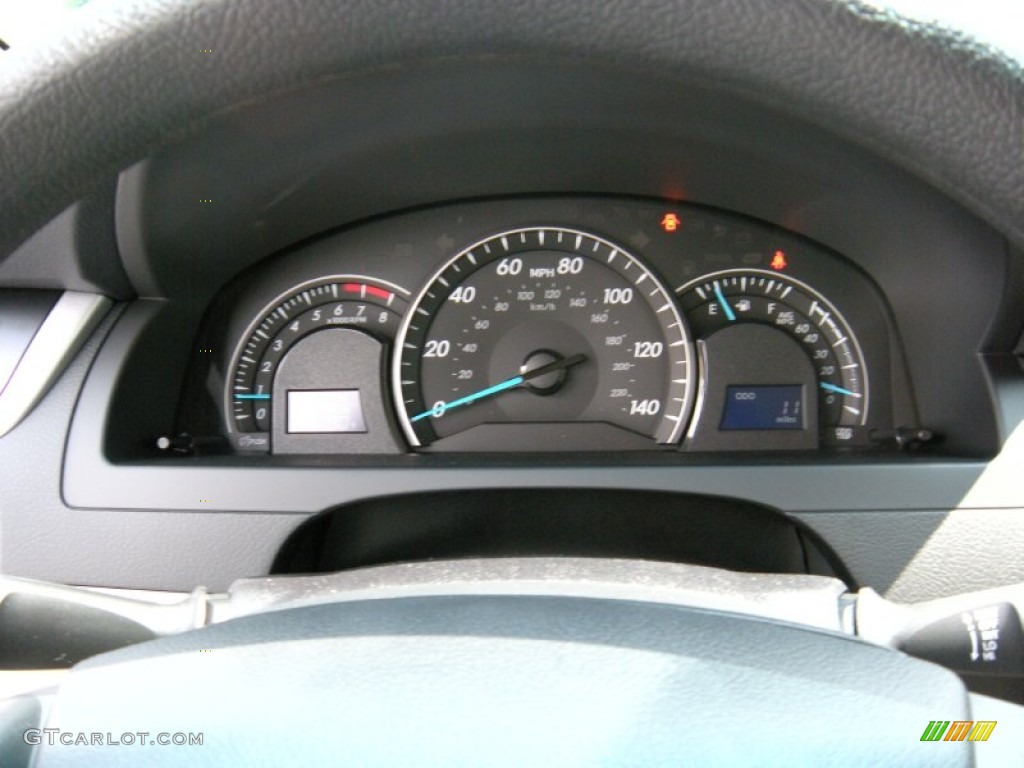 2014 Camry LE - Attitude Black Metallic / Ivory photo #28