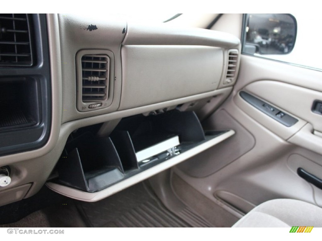 2005 Silverado 1500 LS Crew Cab - Sandstone Metallic / Tan photo #16