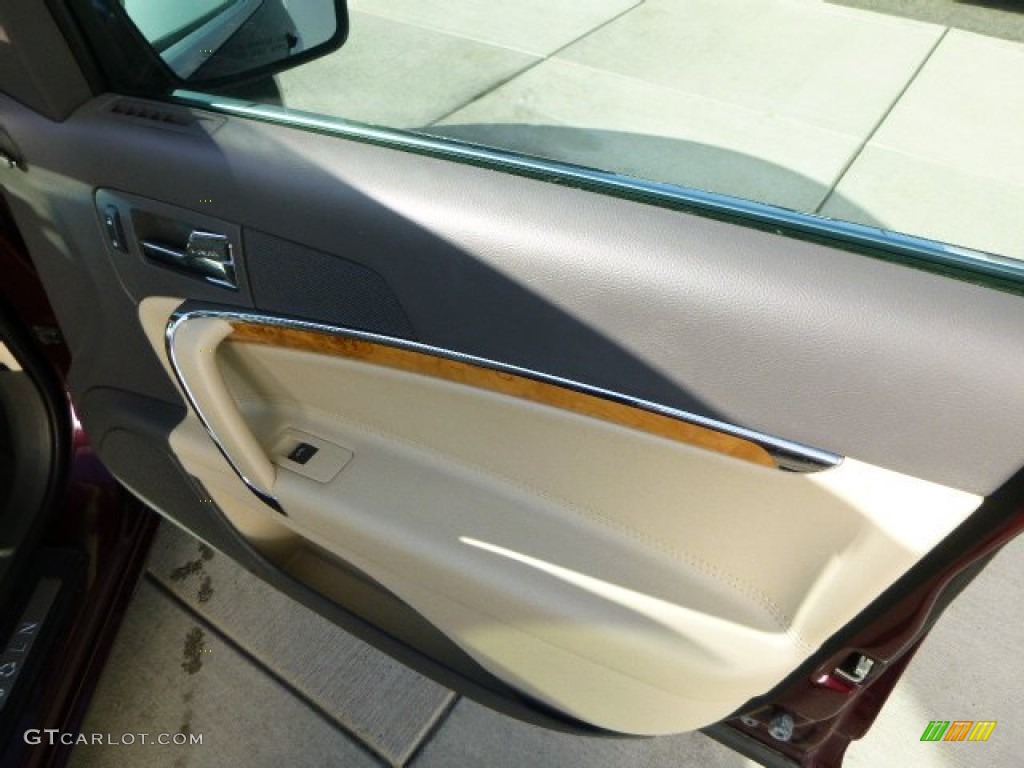 2012 Lincoln MKZ AWD Door Panel Photos