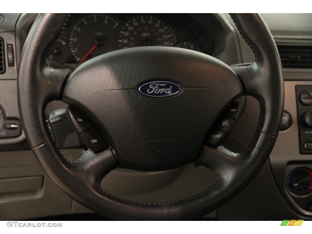 2005 Ford Focus ZX4 S Sedan Dark Flint/Light Flint Steering Wheel Photo #95450482