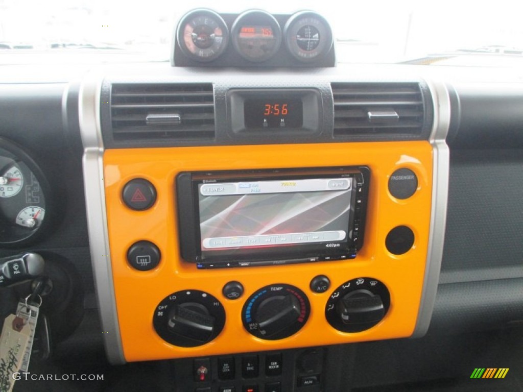 2007 Toyota FJ Cruiser 4WD Controls Photo #95451173