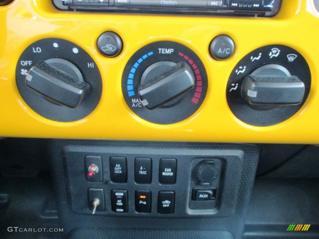 2007 Toyota FJ Cruiser 4WD Controls Photo #95451245