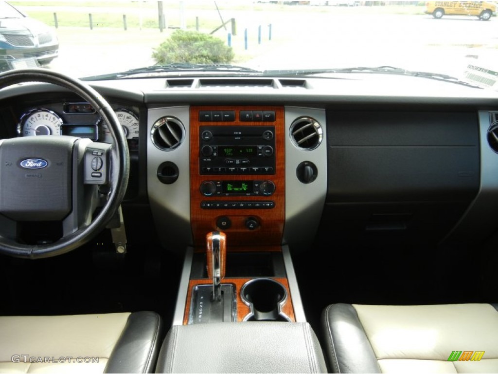 2007 Ford Expedition EL Eddie Bauer Charcoal Black/Camel Dashboard Photo #95452502