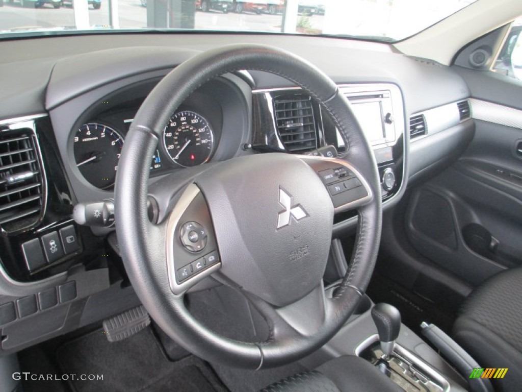 2014 Mitsubishi Outlander SE S-AWC Controls Photos