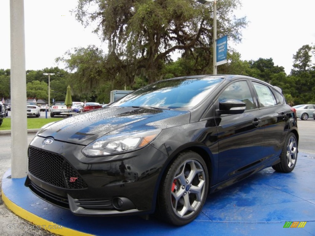 2014 Focus ST Hatchback - Tuxedo Black / ST Charcoal Black Recaro Sport Seats photo #1