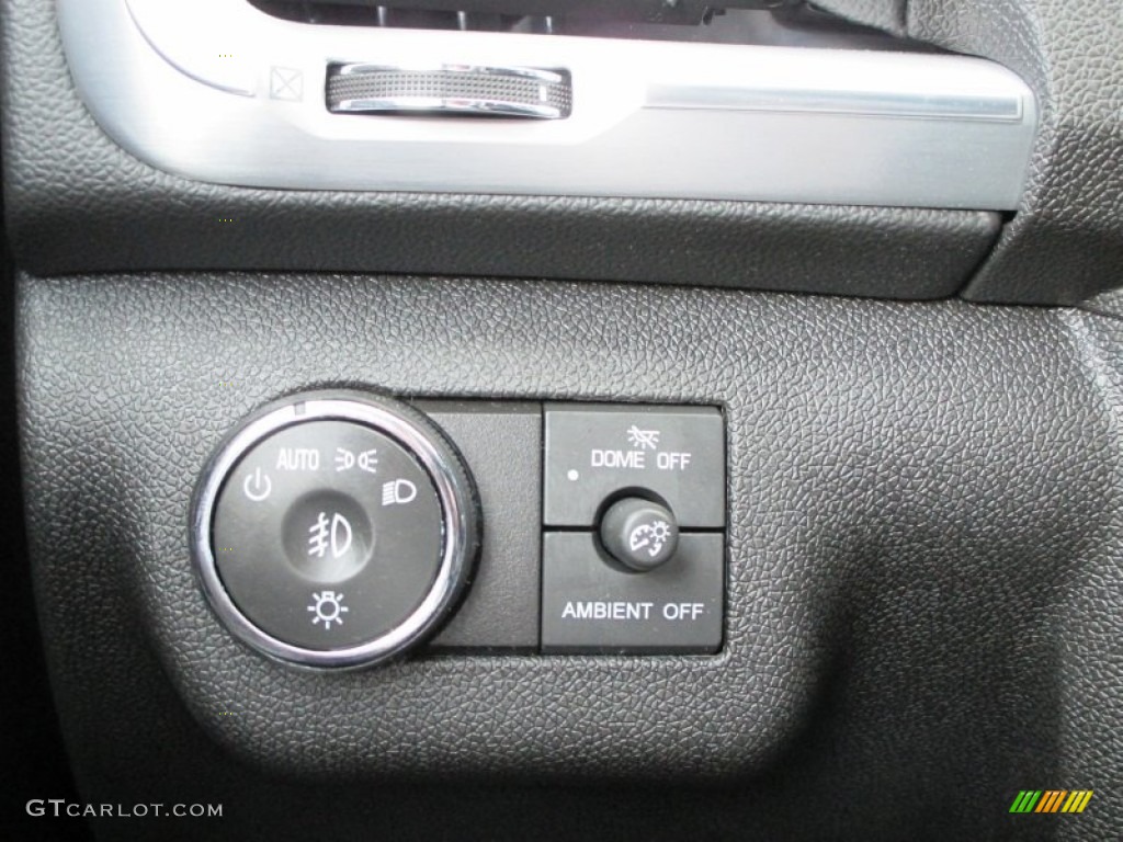 2015 GMC Acadia SLT AWD Controls Photo #95457986