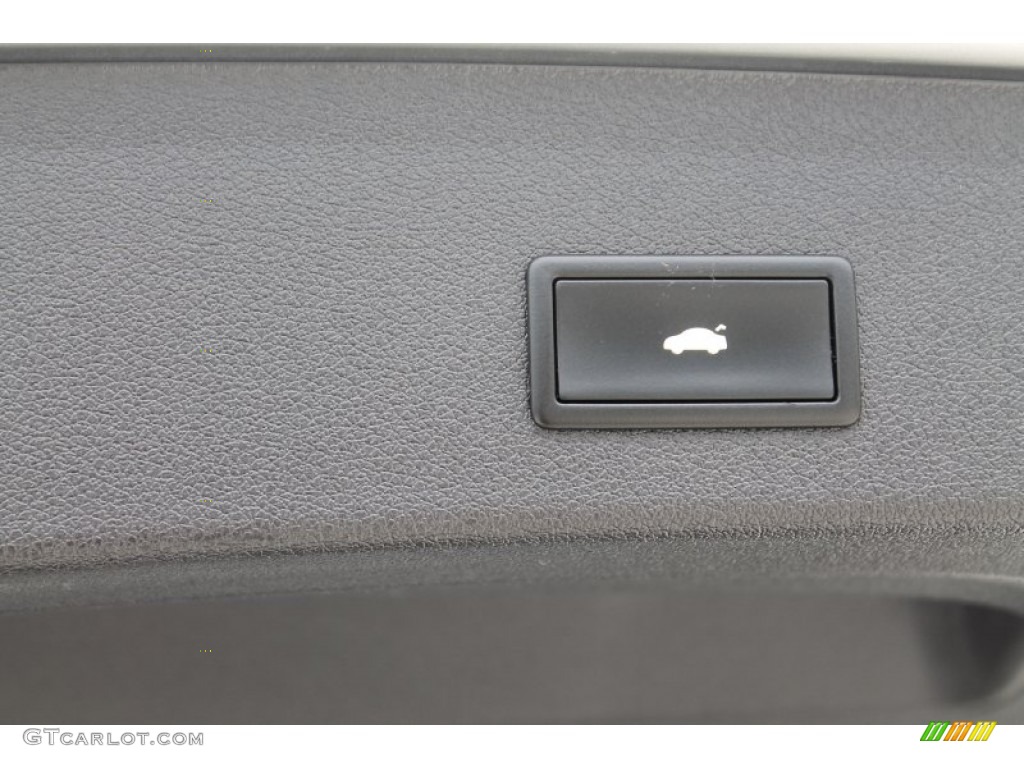 2009 Q5 3.2 Premium Plus quattro - Ice Silver Metallic / Black photo #33