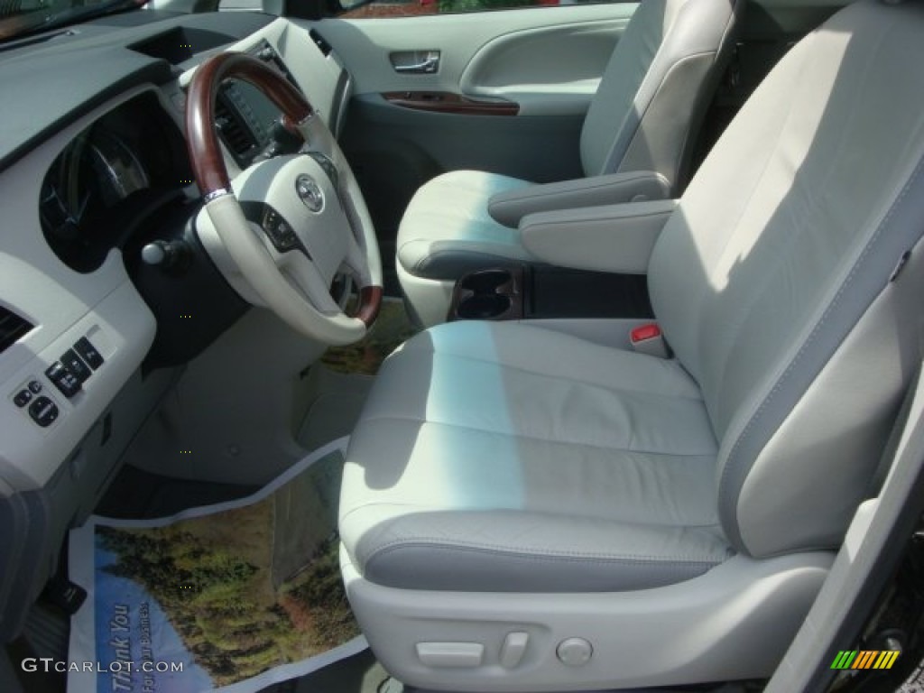 2011 Sienna XLE AWD - Black / Bisque photo #11