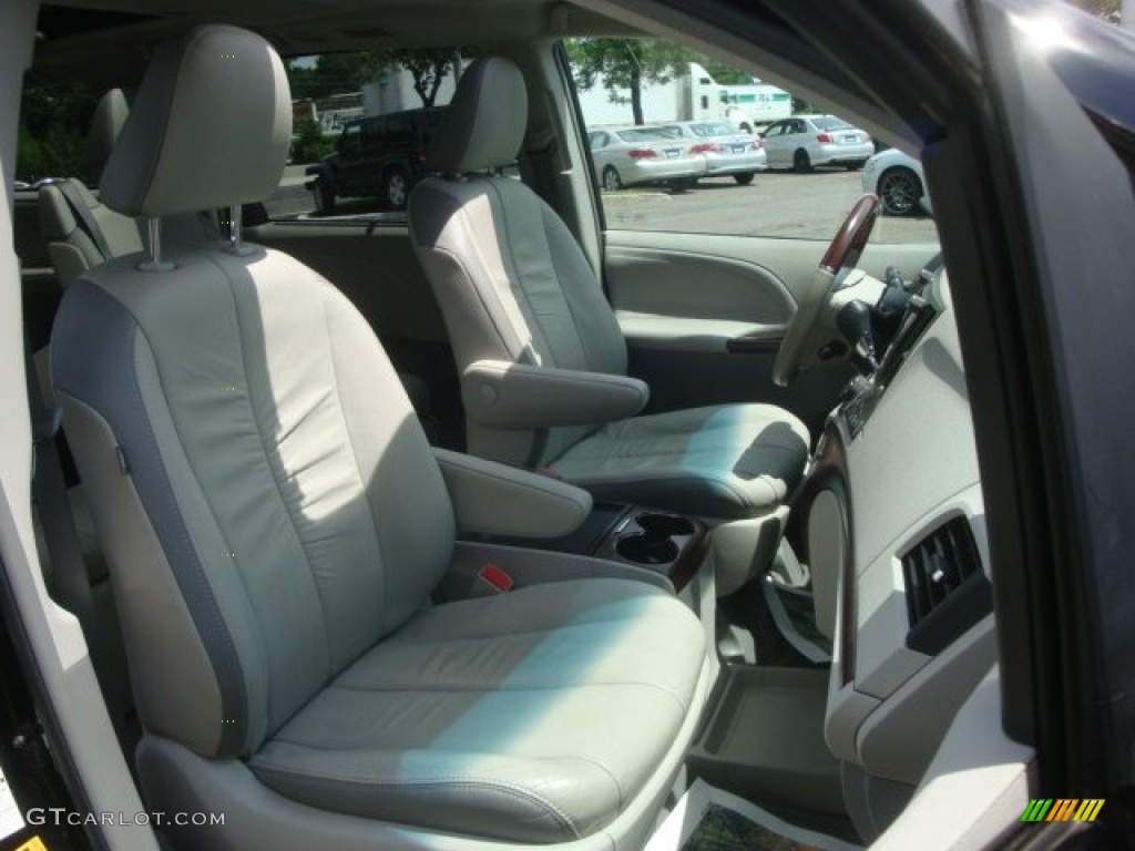 2011 Sienna XLE AWD - Black / Bisque photo #19