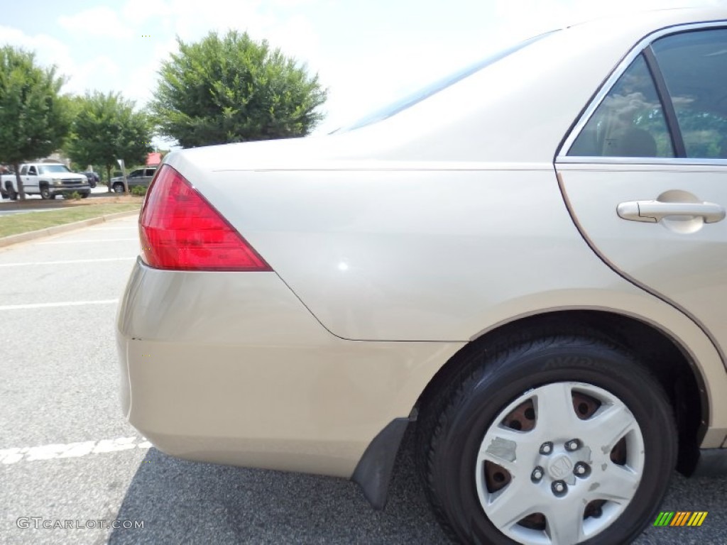 2006 Accord LX Sedan - Desert Mist Metallic / Ivory photo #15