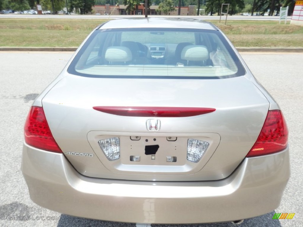 2006 Accord LX Sedan - Desert Mist Metallic / Ivory photo #17
