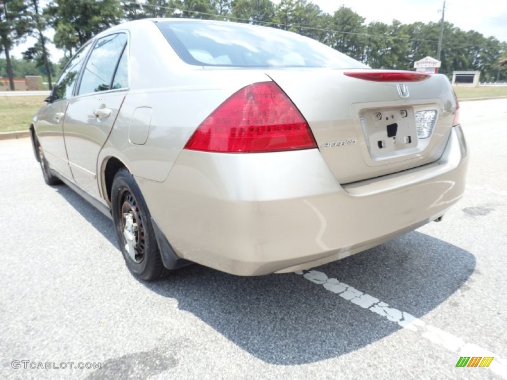 2006 Accord LX Sedan - Desert Mist Metallic / Ivory photo #23