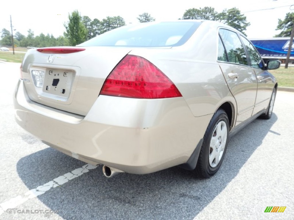 2006 Accord LX Sedan - Desert Mist Metallic / Ivory photo #24