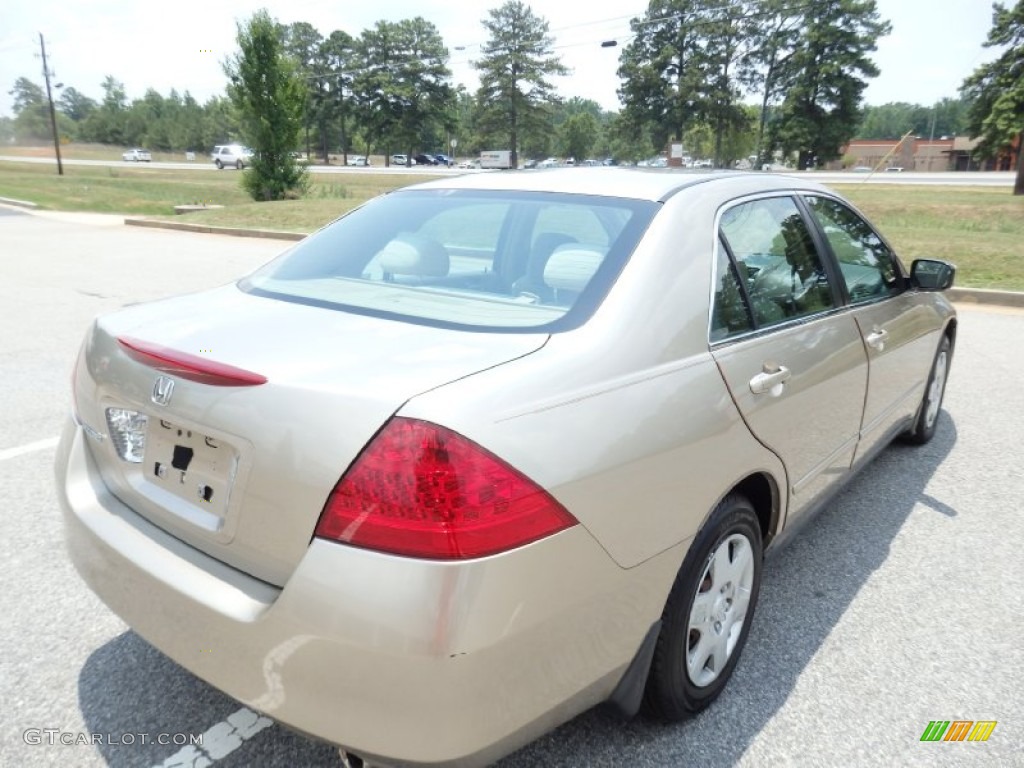2006 Accord LX Sedan - Desert Mist Metallic / Ivory photo #25