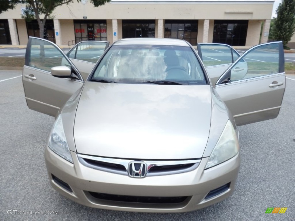 2006 Accord LX Sedan - Desert Mist Metallic / Ivory photo #27
