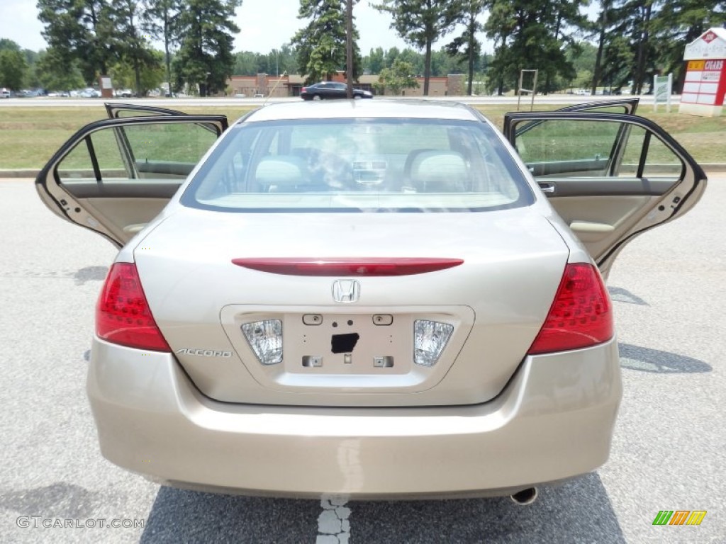 2006 Accord LX Sedan - Desert Mist Metallic / Ivory photo #28