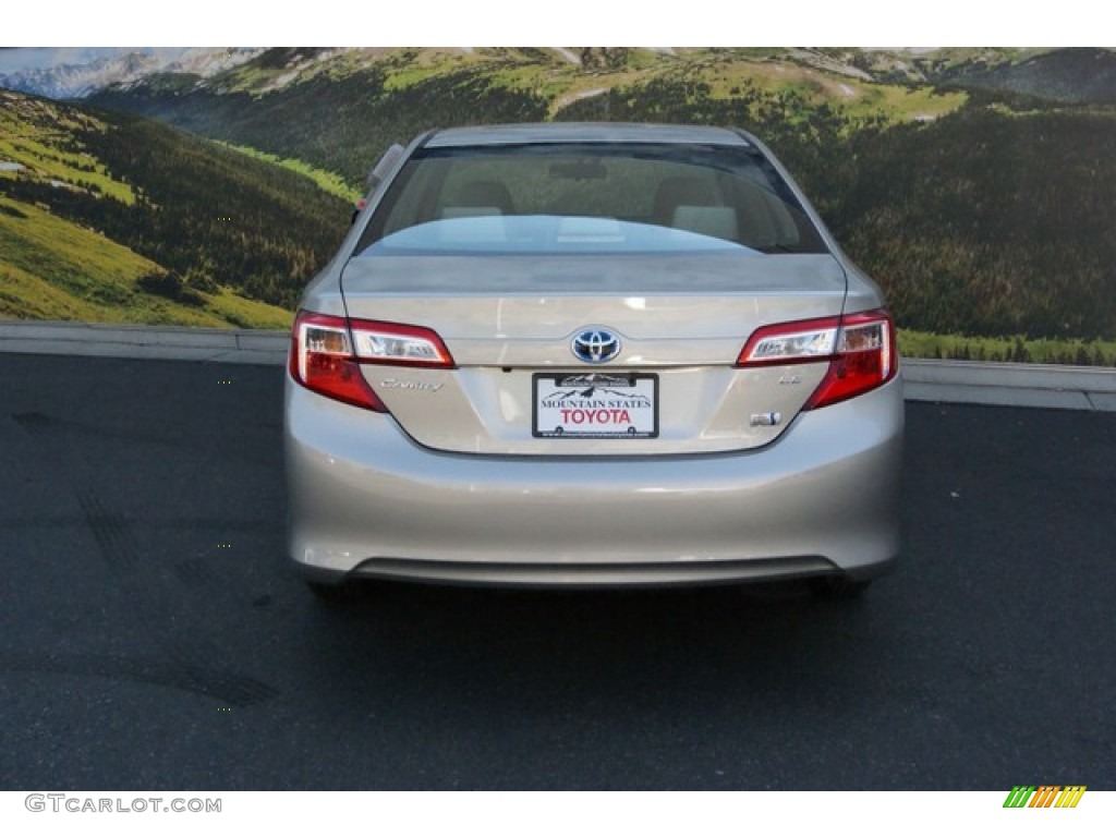 2014 Camry Hybrid LE - Champagne Mica / Ivory photo #4