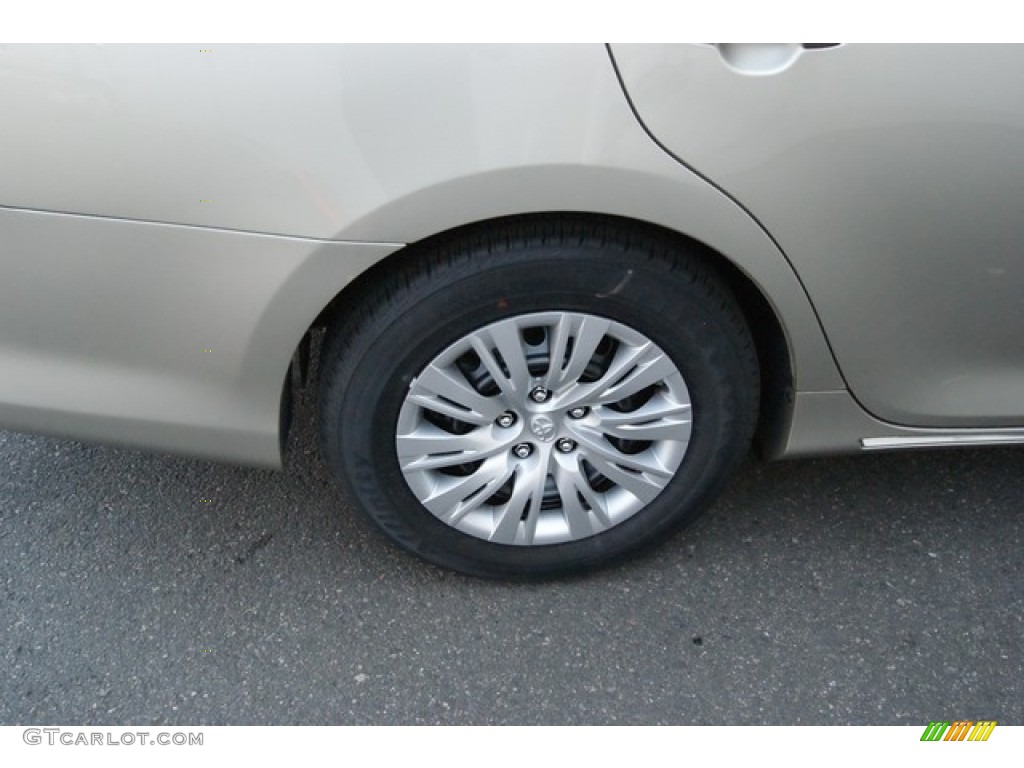 2014 Camry Hybrid LE - Champagne Mica / Ivory photo #9