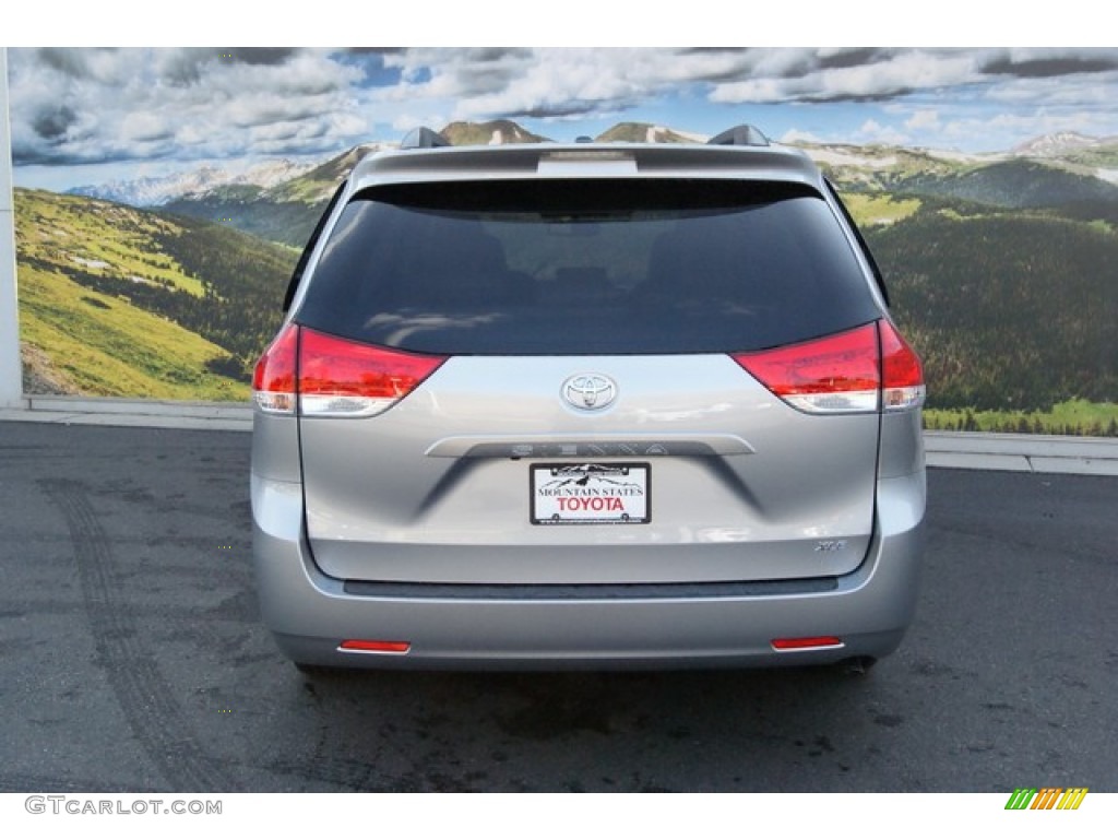 2014 Sienna XLE - Silver Sky Metallic / Light Gray photo #4
