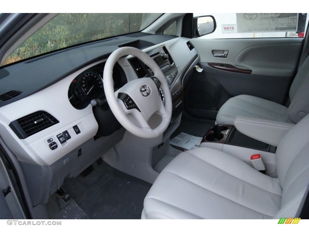 2014 Sienna XLE - Silver Sky Metallic / Light Gray photo #5