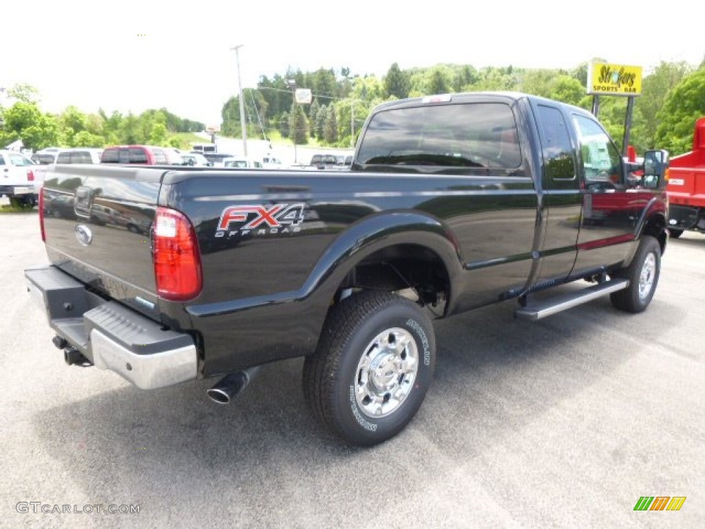 2015 F250 Super Duty XLT Super Cab 4x4 - Tuxedo Black / Steel photo #8