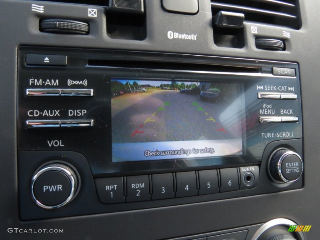 2015 Nissan LEAF S Audio System Photos