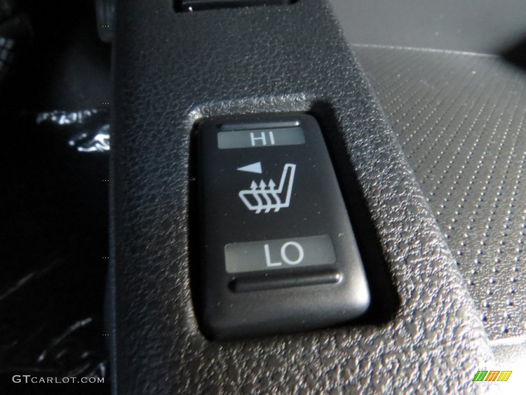 2015 Nissan LEAF S Controls Photos