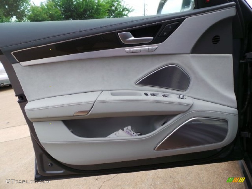 2015 Audi S8 quattro S Lunar Silver Valcona Door Panel Photo #95498345