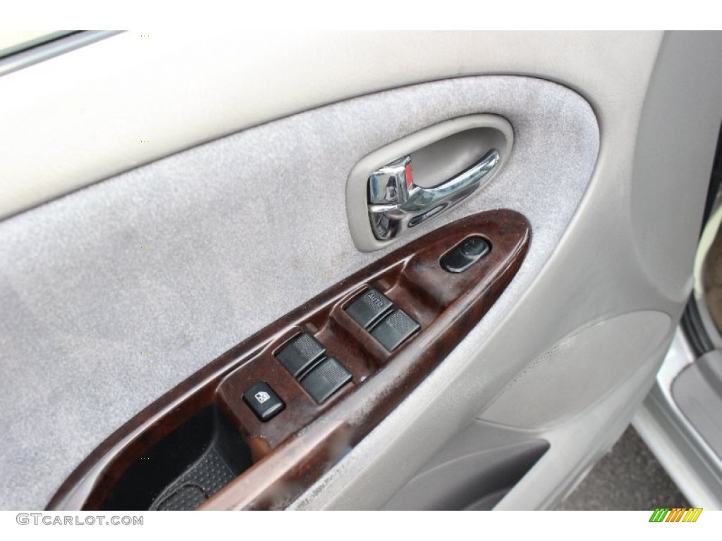 2000 MPV LX - Highlight Silver / Gray photo #12