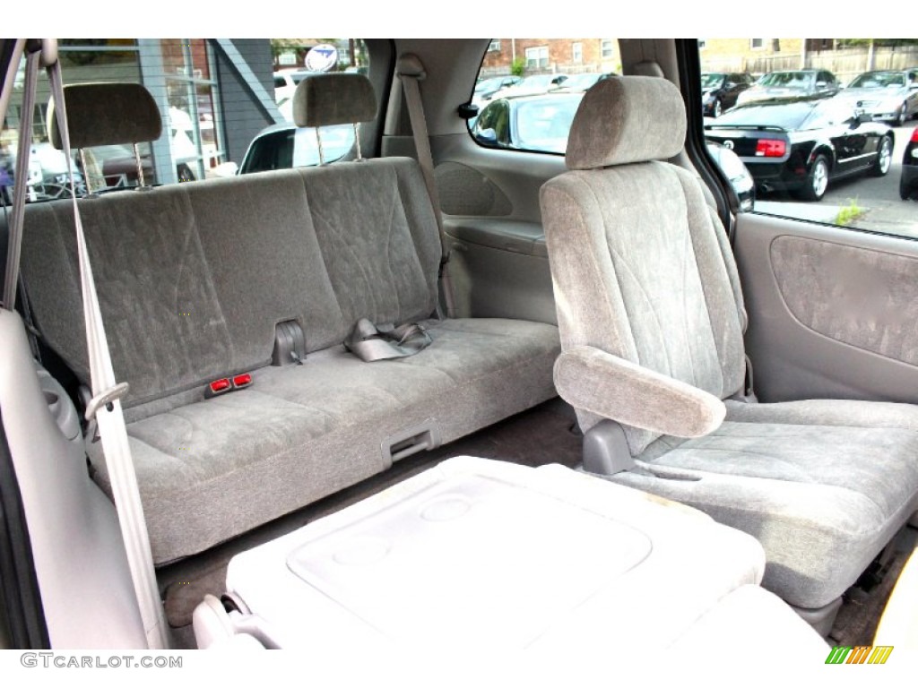 2000 MPV LX - Highlight Silver / Gray photo #26
