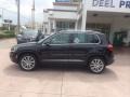 Deep Black Metallic - Tiguan SE Photo No. 2