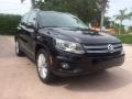 Deep Black Metallic - Tiguan SE Photo No. 7